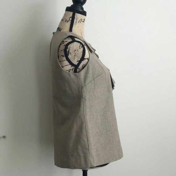 Banana Republic Ruffle Top - Picture 4 of 7